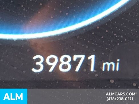 Used 2024 Hyundai Elantra Limited image 27