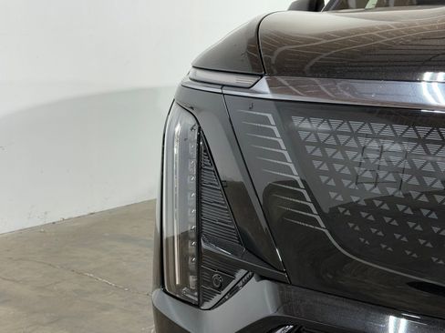 New 2026 Cadillac Vistiq Luxury AWD/4WD image 10