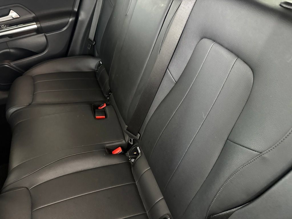 Used 2021 Mercedes-Benz GLA 250 4MATIC image 27