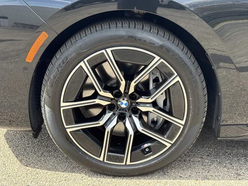 Certified 2023 BMW 760i xDrive AWD/4WD image 9