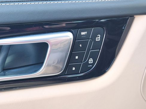 Used 2023 Porsche Cayenne GTS image 19