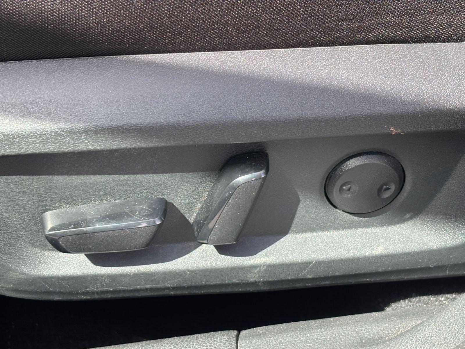 Used 2025 Nissan Rogue SV AWD/4WD image 21