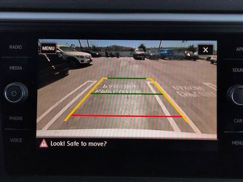 Used 2020 Volkswagen Atlas Cross Sport SE w/ Panoramic Sunroof Package AWD/4WD image 11