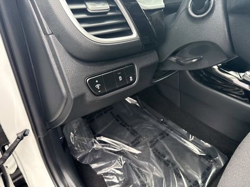 Used 2025 Kia Seltos S image 20