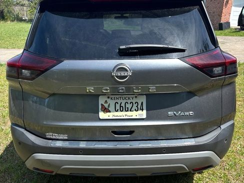 Used 2022 Nissan Rogue SV image 3