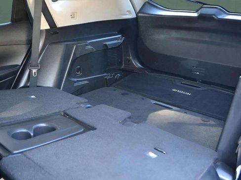 Used 2018 Nissan Rogue SL image 24