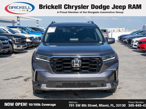 Used 2025 Honda Pilot Touring image 2