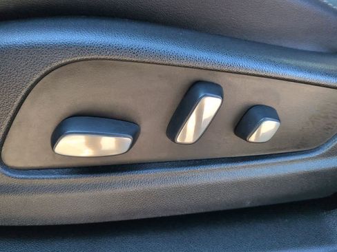 Used 2020 Cadillac XT5 Premium Luxury image 17