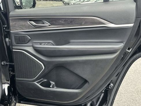 Used 2022 Jeep Grand Cherokee L Limited image 25