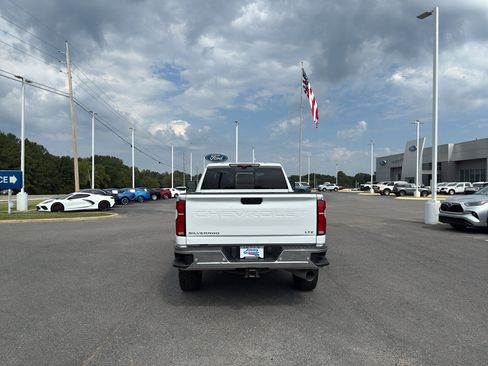 Used 2024 Chevrolet Silverado 3500 LTZ w/ LTZ Premium Package image 5