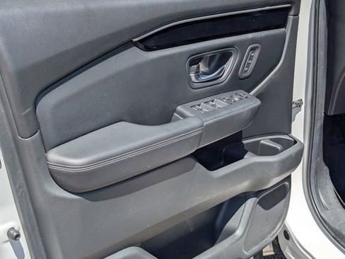 Used 2024 Honda Pilot Touring image 21