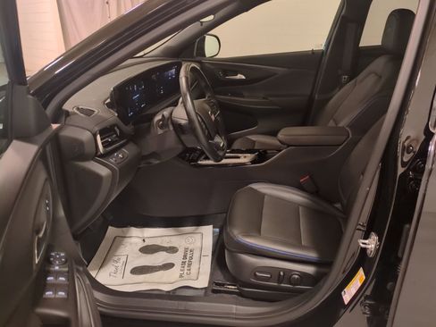 Used 2024 Buick Envista Sport Touring w/ Convenience I Package image 16