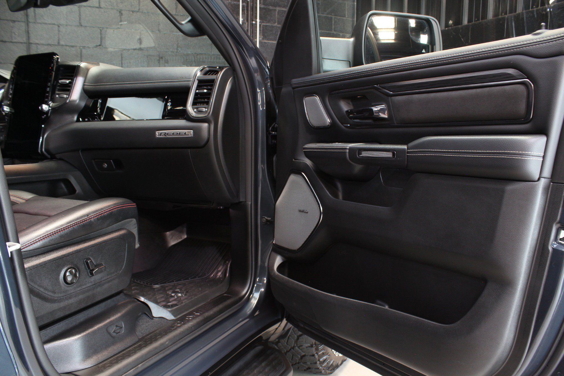 Used 2025 RAM 1500 Rebel w/ Rebel Level 2 Equipment Group AWD/4WD image 27