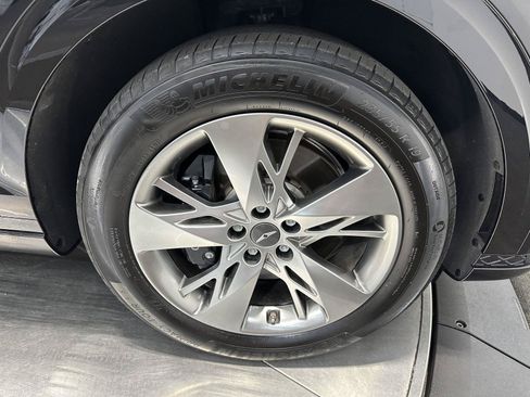 Used 2024 Genesis GV70 3.5T Sport AWD/4WD image 12