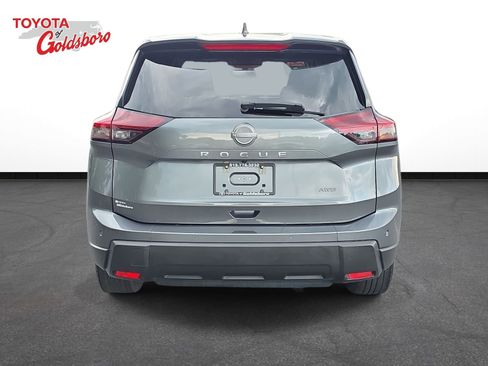 Used 2025 Nissan Rogue SV AWD/4WD image 6