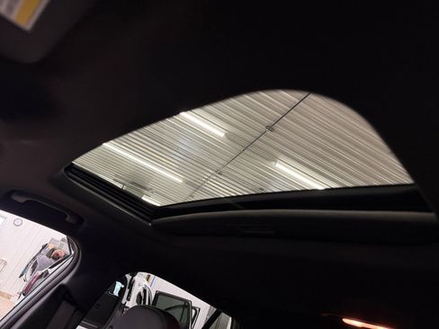 Used 2026 Chevrolet Trax RS w/ Sunroof Package image 25