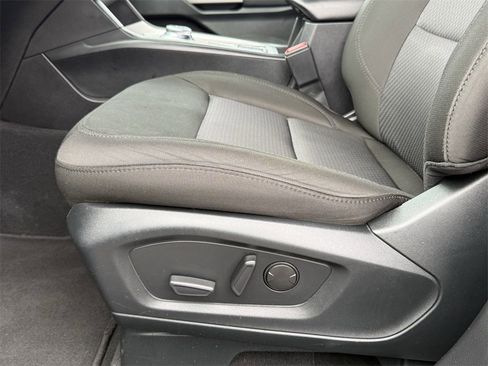 Used 2024 Ford Explorer XLT image 13