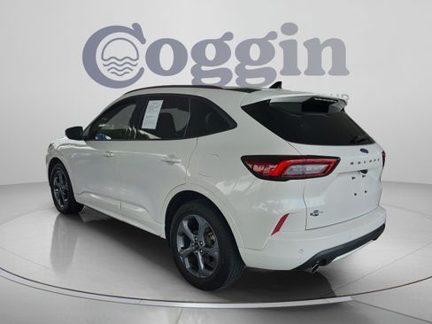 Certified 2023 Ford Escape ST-Line FWD image 3