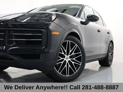 Used 2026 Porsche Cayenne AWD/4WD image 3