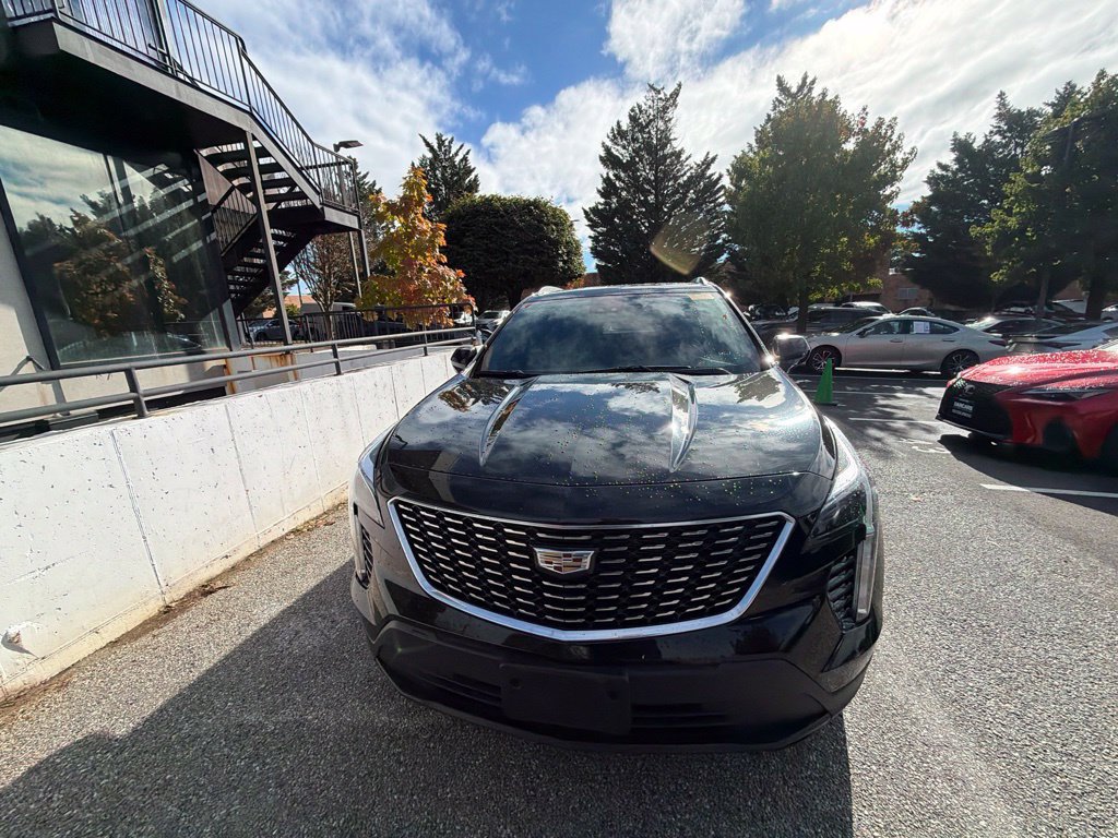 Used 2023 Cadillac XT4 Luxury w/ Cold Weather Package AWD/4WD image 2