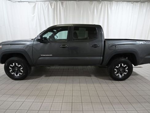 Used 2019 Toyota Tacoma TRD Off-Road image 10