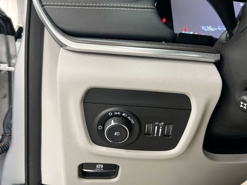 Used 2021 Jeep Grand Cherokee L Overland image 19