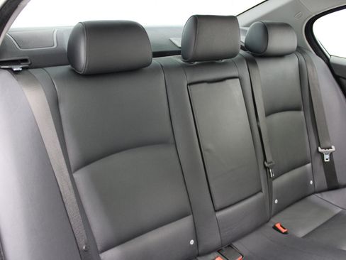 Used 2011 BMW 528i Sedan image 45