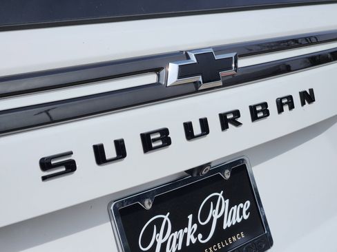 Used 2021 Chevrolet Suburban Z71 w/ Rear Media and Nav Package image 9