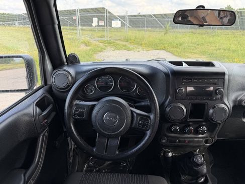 Used 2012 Jeep Wrangler Sport AWD/4WD image 19