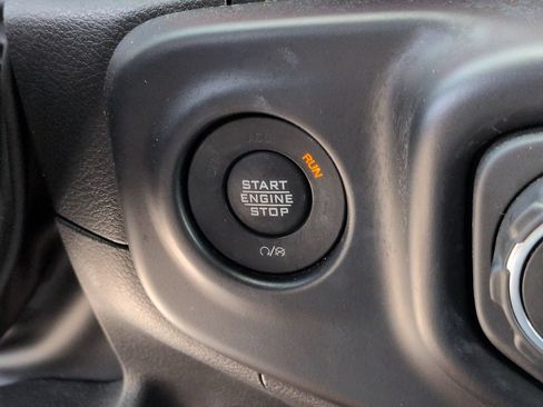 Used 2022 Jeep Wrangler Unlimited Rubicon AWD/4WD image 27