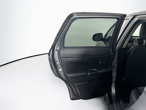 Used 2024 Mitsubishi Outlander Sport SE image 25