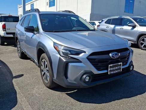 Used 2024 Subaru Outback Premium AWD/4WD image 5