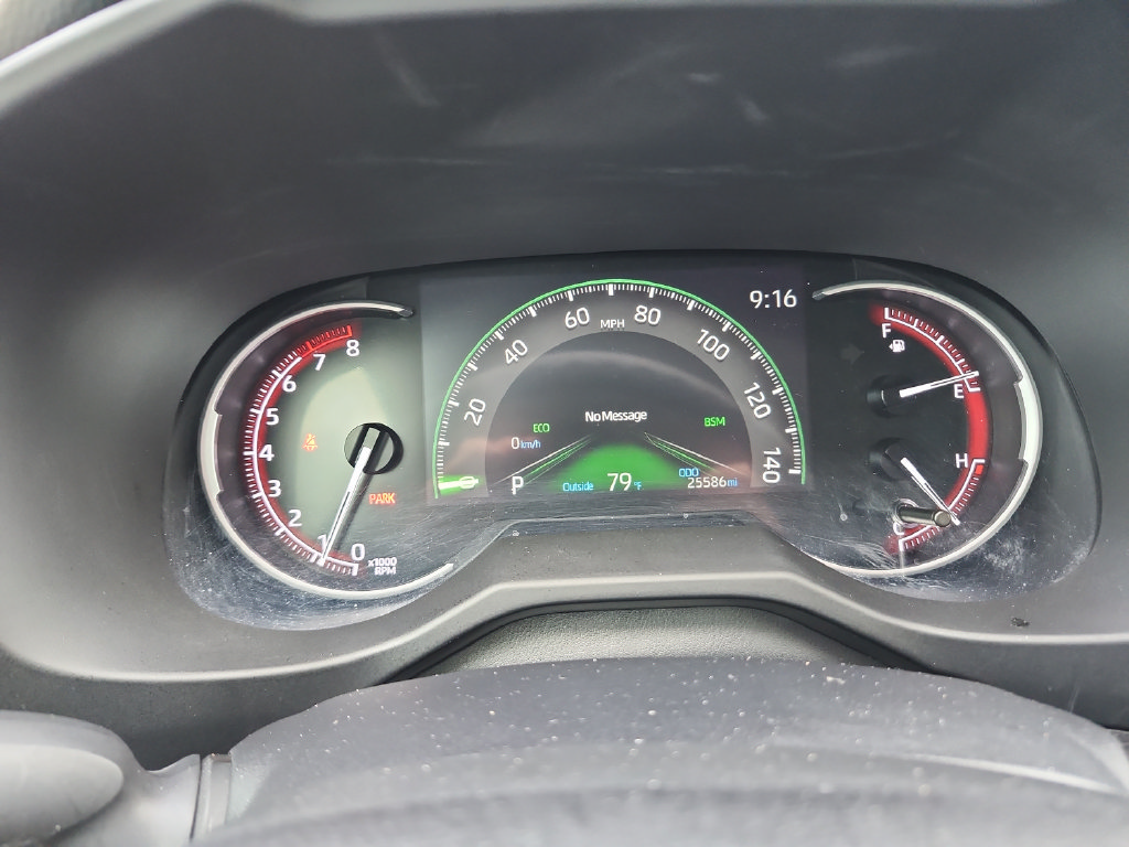 Used 2024 Toyota RAV4 XLE FWD image 31