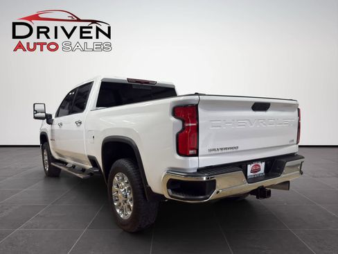 Used 2024 Chevrolet Silverado 2500 LTZ w/ LTZ Plus Package image 3
