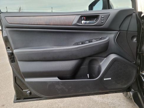 Used 2017 Subaru Outback 2.5i Limited image 8