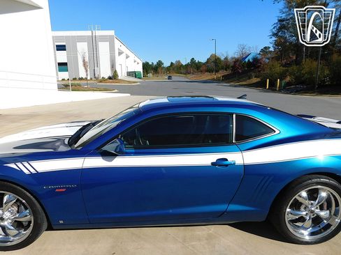 Used 2010 Chevrolet Camaro SS RWD image 14