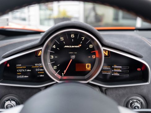 Used 2015 McLaren 650S Spider image 20