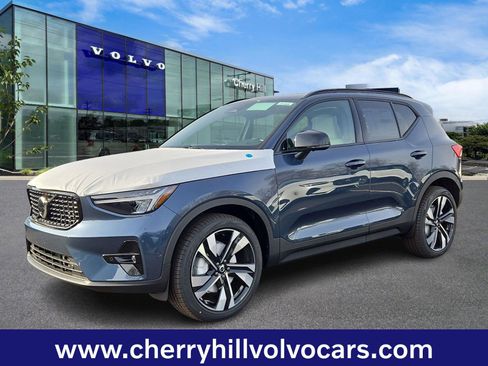 New 2026 Volvo XC40 B5 Plus w/ Protection Package Premier image 2