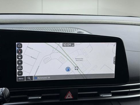 Used 2023 Hyundai Elantra Limited image 3