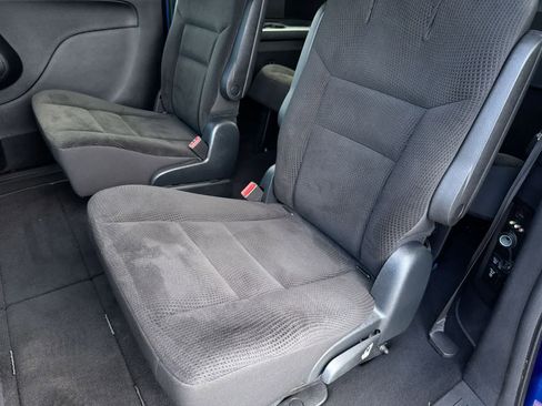Used 2019 Dodge Grand Caravan SE FWD image 20