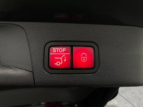 Certified 2025 Mercedes-Benz GLB 250 4MATIC image 6