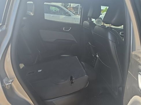 Used 2023 Jeep Compass Latitude AWD/4WD image 13