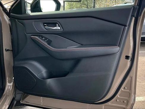 Certified 2025 Nissan Rogue SV image 22