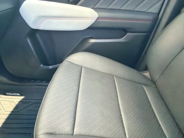 Used 2024 GMC Canyon AT4X AWD/4WD image 8