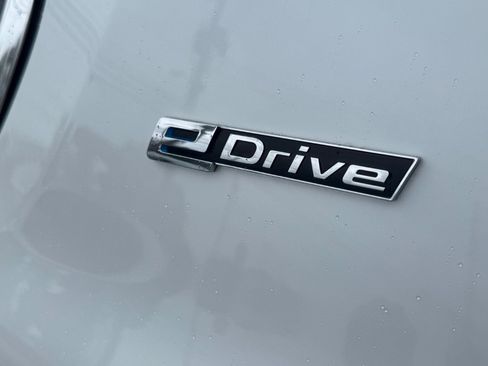 Used 2019 BMW 530e w/ Convenience Package image 13