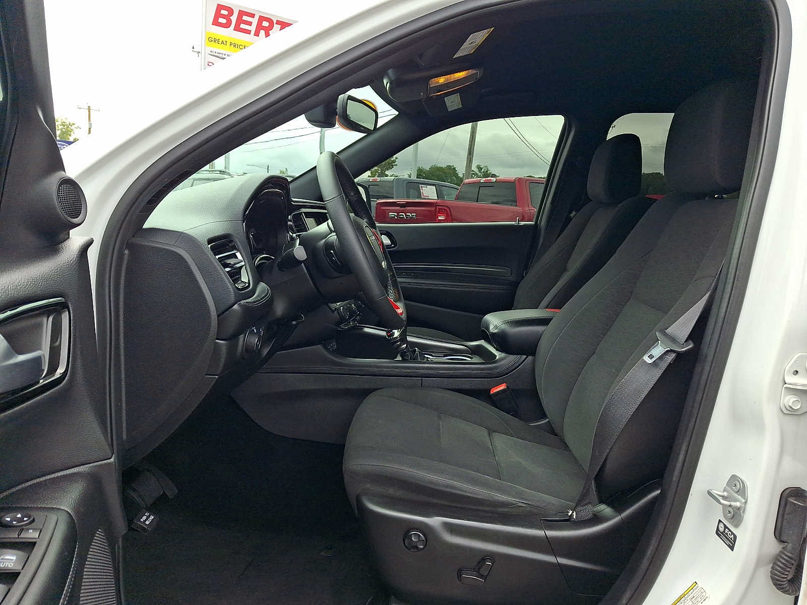 Used 2022 Dodge Durango SXT w/ Blacktop Package AWD/4WD image 15