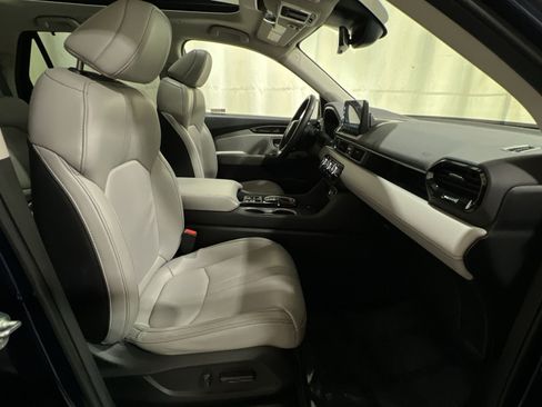 Used 2023 Honda Pilot Touring image 35