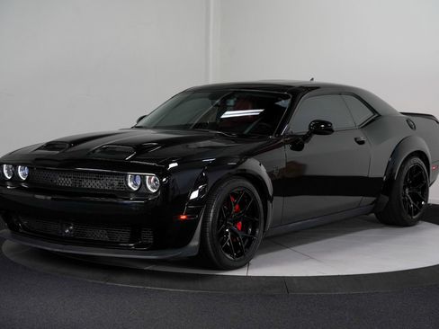 Used 2023 Dodge Challenger SRT Hellcat RWD image 5