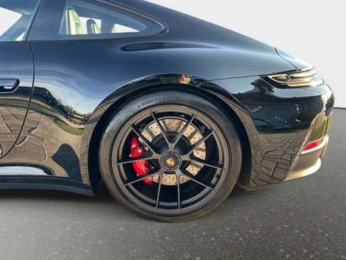 Used 2025 Porsche 911 Carrera GTS image 10