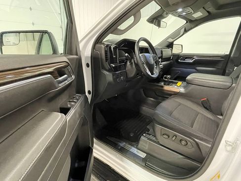 Used 2023 Chevrolet Silverado 1500 LT Trail Boss w/ LPO, Dark Essentials Package image 18